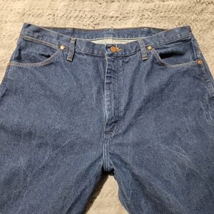 Men's Vintage Wrangler Classic Blue Denim Jeans Size 38 X 34.